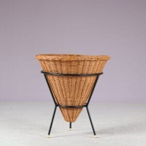 m27831 1950s Wicker display basket from the Netherlands