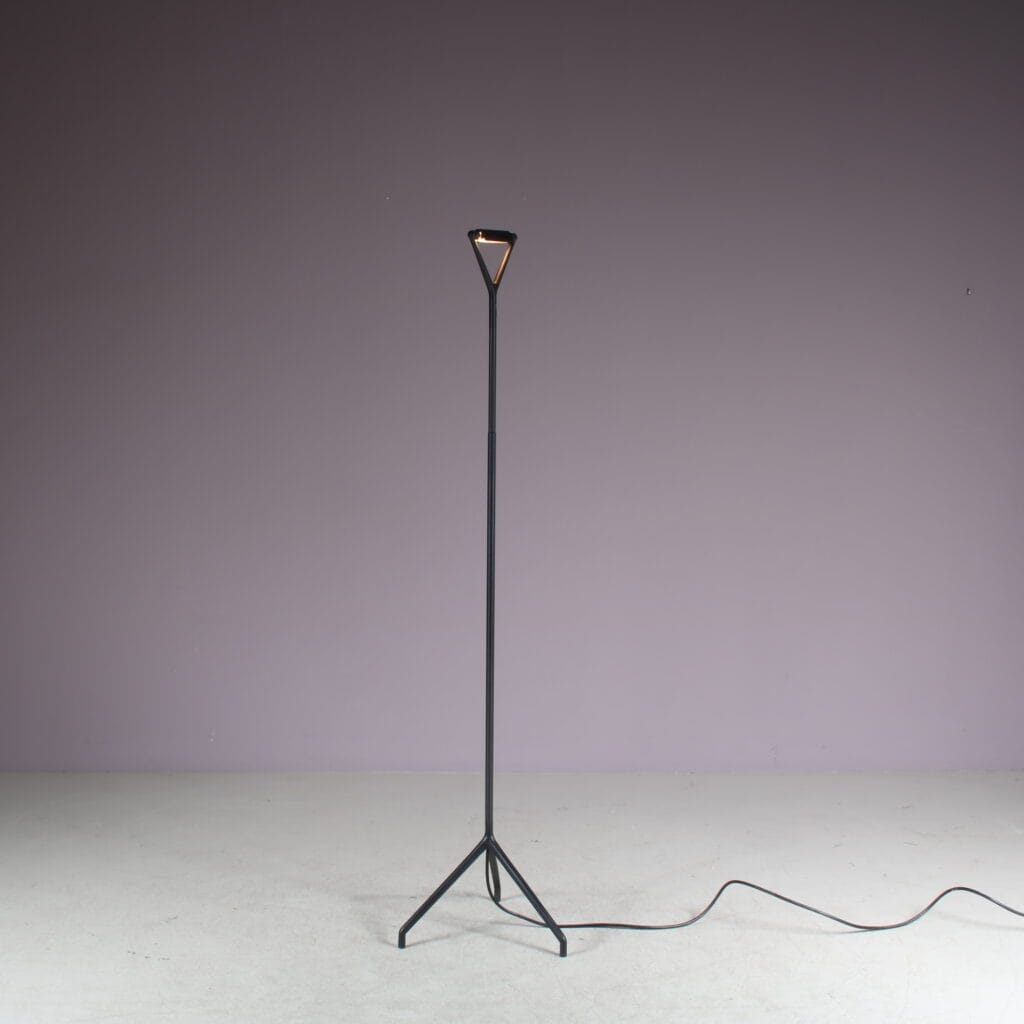 L5387 1990s Minimalist floor lamp "Lola" in black carbon / Alberto Meda & Paolo Rizzatto / Luceplan, Italy