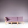 m27889 1980s Corner sofa GE280 in oak wood with fabric cushions / Hans J. Wegner / Getama, Denmark