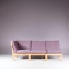 m27889 1980s Corner sofa GE280 in oak wood with fabric cushions / Hans J. Wegner / Getama, Denmark