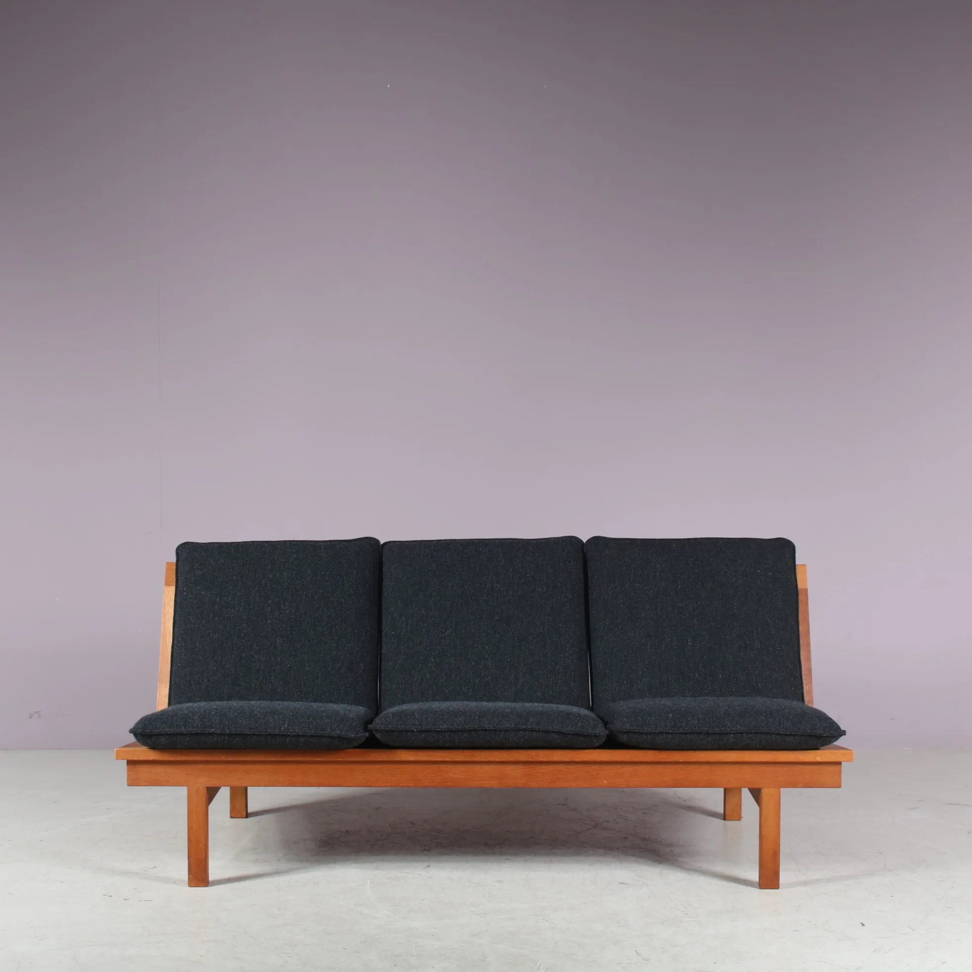 m27804 1960s Teak 3-seater sofa, model 2218, with new upholstery / Borge Mogensen / Fredericia, Denmark