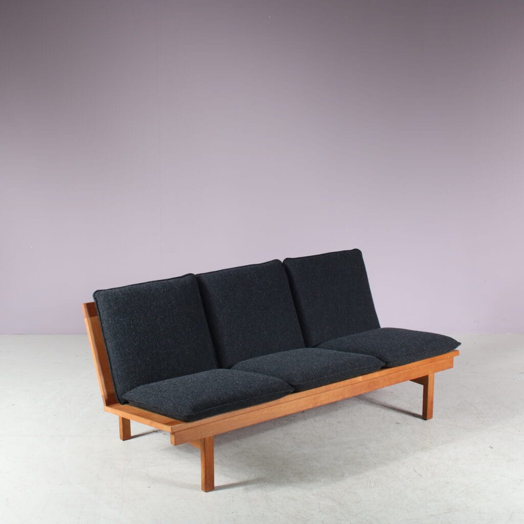 m27804 1960s Teak 3-seater sofa, model 2218, with new upholstery / Borge Mogensen / Fredericia, Denmark