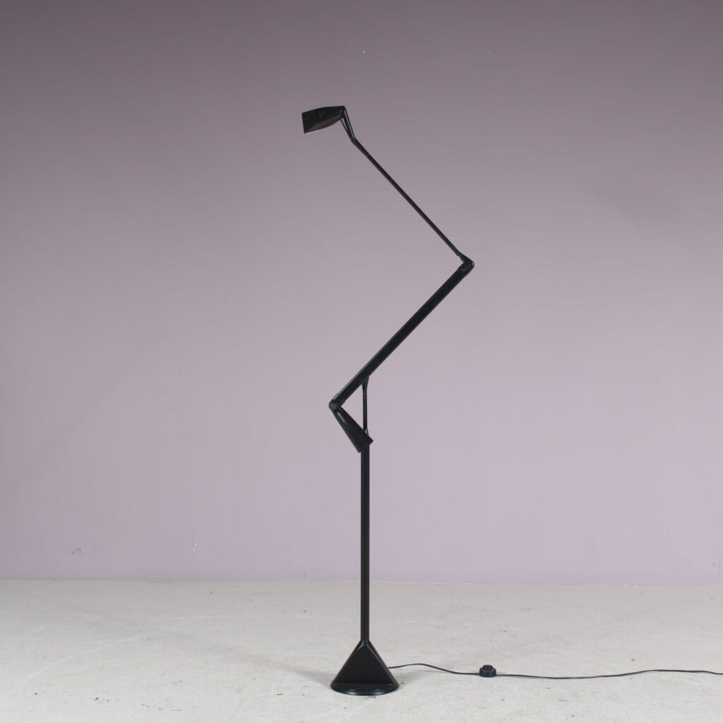 L5304 1980s Adjustable black metal floor lamp "Zelig" / A. Monici / Lumina, Italy