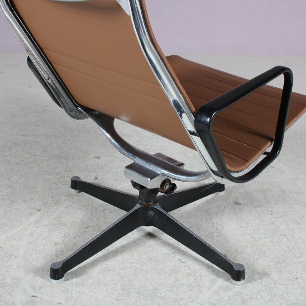 m27492 EA124 Chair by Charles & Ray Eames for Herman Miller, USA 1960