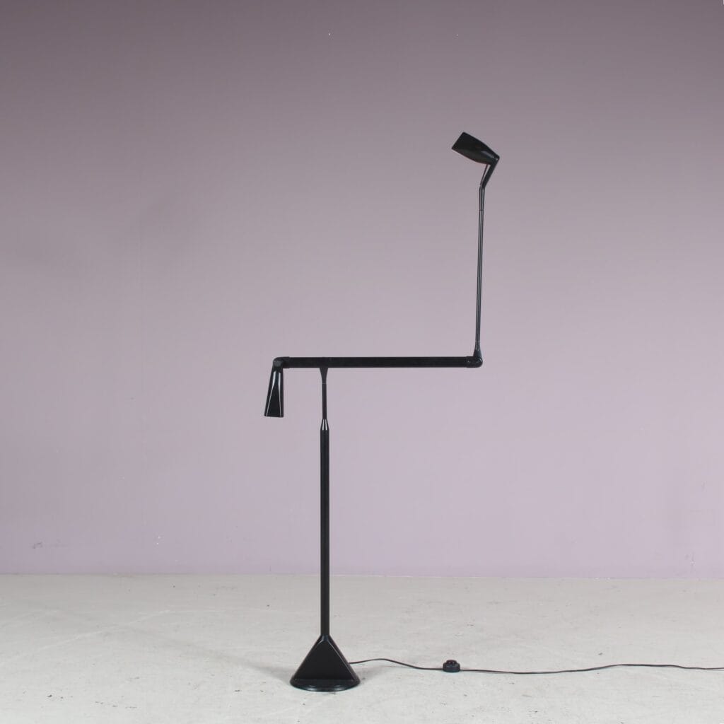 L5304 1980s Adjustable black metal floor lamp "Zelig" / A. Monici / Lumina, Italy