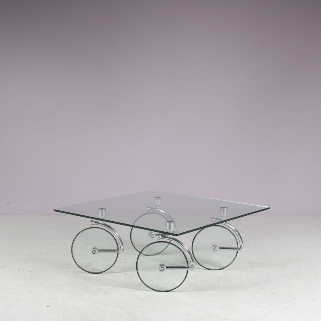 INC207 1980s Glass coffee table on glass wheels by Gae Aulenti for Fontana Arte, Italy