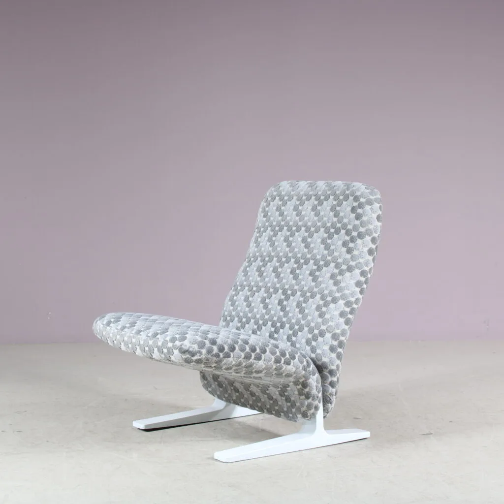 m27893 1970s Concorde Lowback chair by Pierre Paulin for Artifort, Netherlands