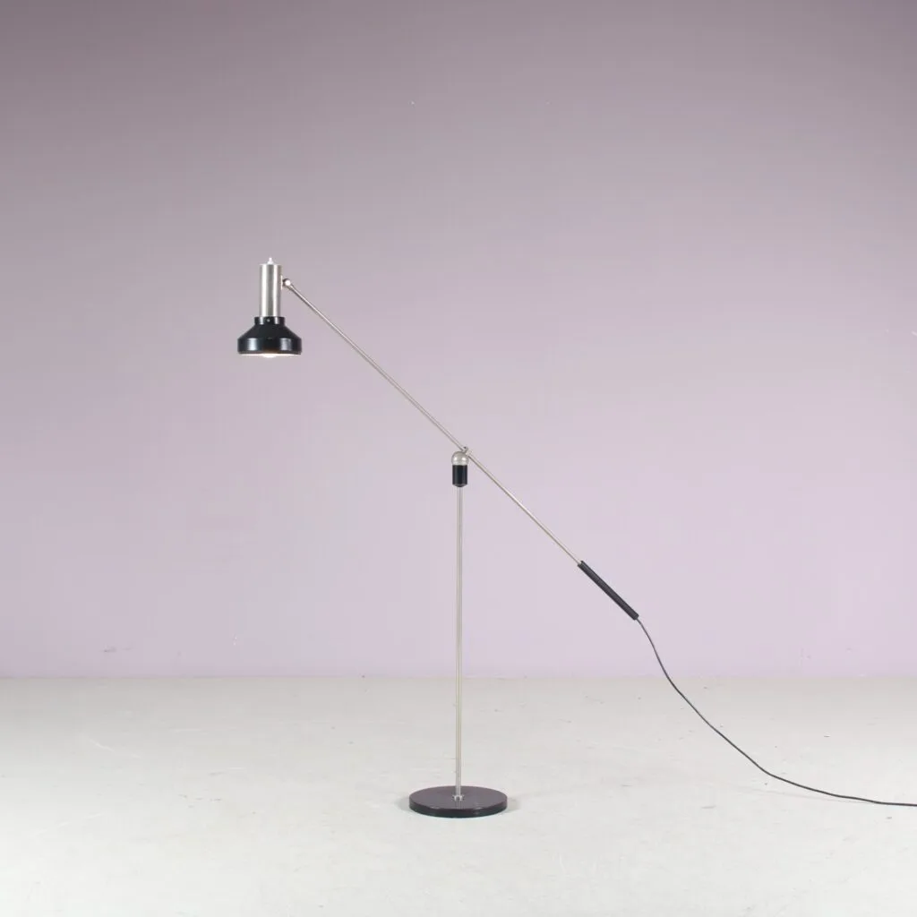 1950s “Magneto” floor lamp designed by H. Fillekes, produced by Artifort in the Netherlands