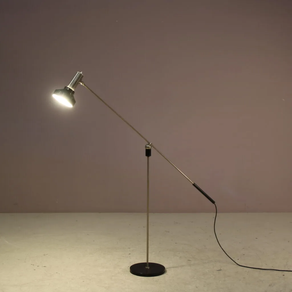 1950s “Magneto” floor lamp designed by H. Fillekes, produced by Artifort in the Netherlands
