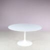 m27664 1970s Dining table diamter 137cm, white metal trumpet base and laminated top Eero Saarinen Knoll International, USA