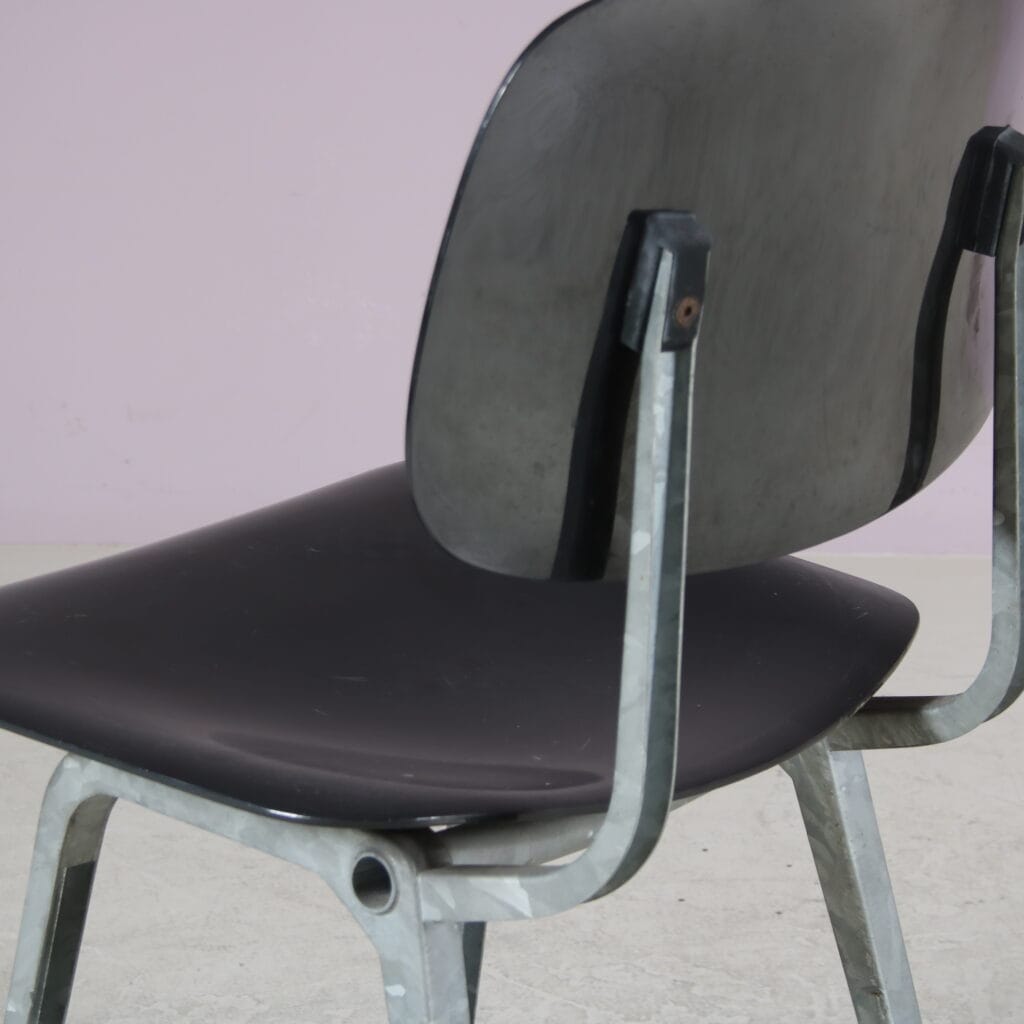 m28034 1990s Limited edition Revolt chair on galvanized metal base with plastic seat and back / Friso Kramer / Ahrend de Cirkel, Netherlands