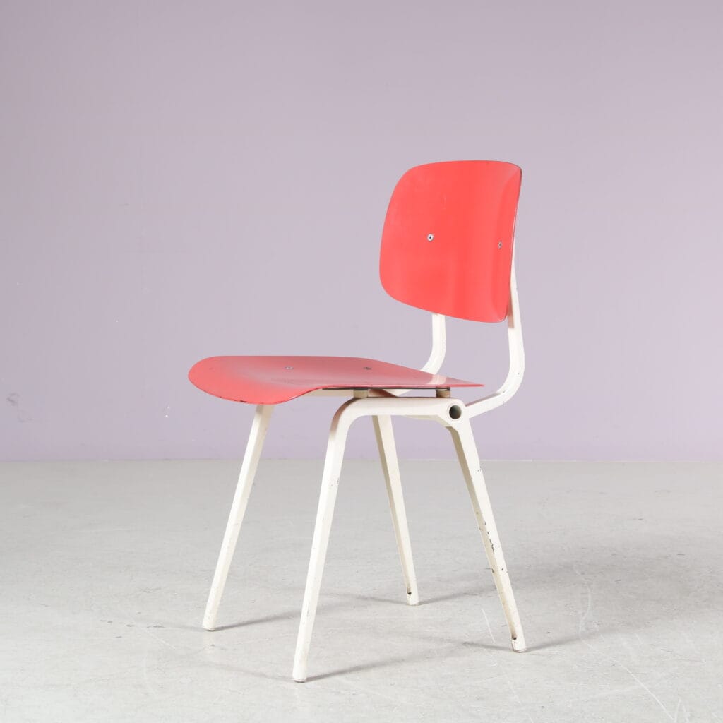 m28036 1950s Revolt chair on white metal base with red ciranol seat and back / Friso Kramer / Ahrend de Cirkel, Netherlands