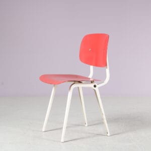 m28036 1950s Revolt chair on white metal base with red ciranol seat and back / Friso Kramer / Ahrend de Cirkel, Netherlands