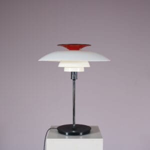 L5324 1970s Table lamp model PH80 in chrome with black metal and white and orange plexiglass / Poul Henningson / Louis Poulsen, Denmark