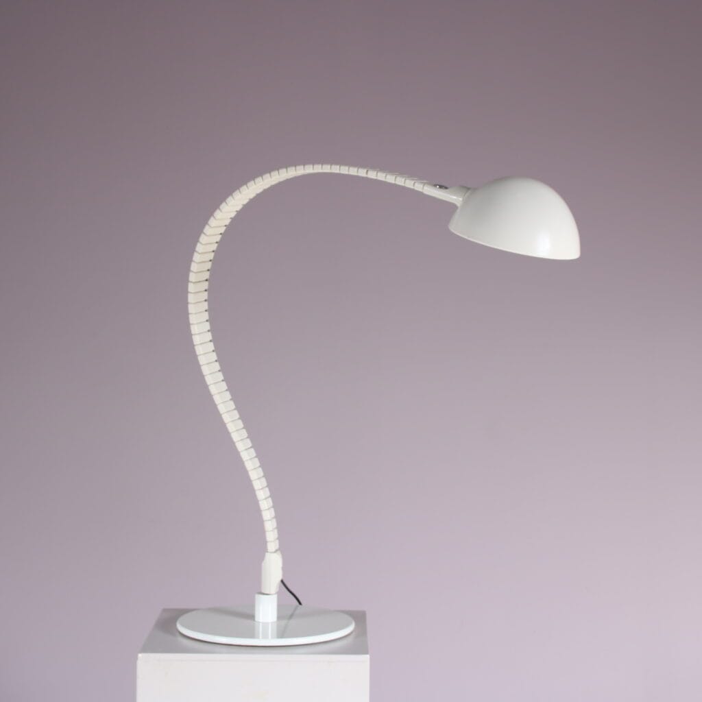 L5400 1970s Floor lamp model 2164 "Flex" in white metal and plastic / Elio Martinelli / Martinelli, Italy