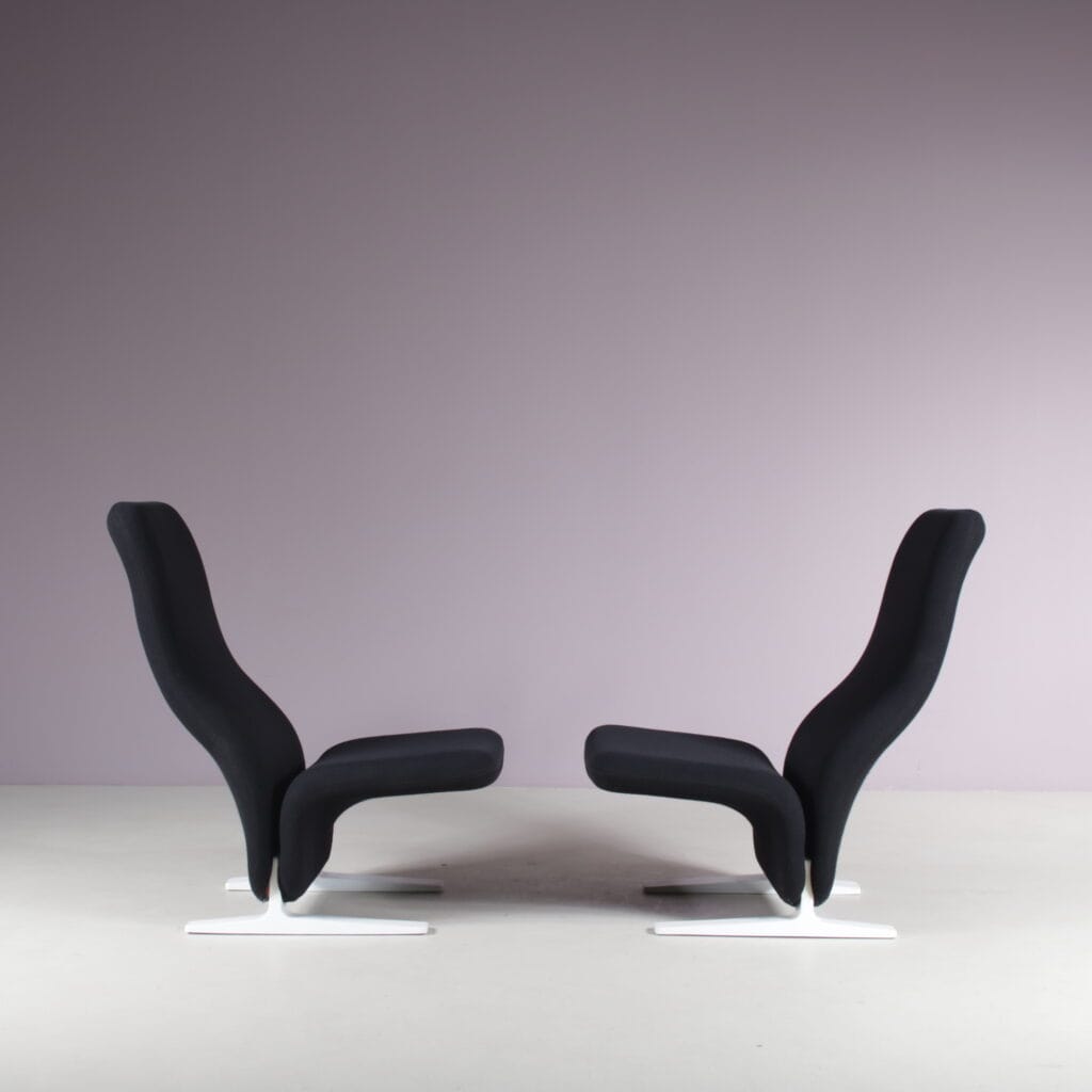 m28070-1 1970s Concorde Chair in black fabric upholstery on white aluminium base Pierre Paulin Artifort, Netherlands