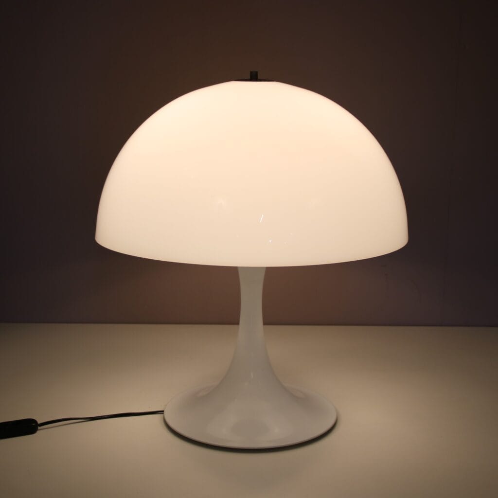 L5346 1970s Mushroom table lamp in metal with plexiglass shade Raak, Netherlands