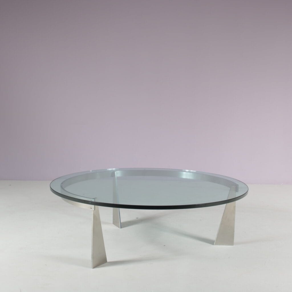 m28079 1980s G3 coffee table on metal base with round glass top Jus van Beek Metaform, Netherlands