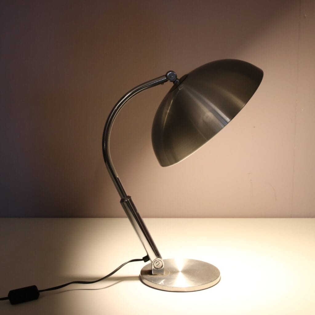 2509 1 (98) L5386 1950s Bauhaus style desk lamp in chrome metal with aluminium H. Busquet Hala, Netherlands L5386 1950s Bauhaus style desk lamp in chrome metal with aluminium / H. Busquet / Hala, Netherlands