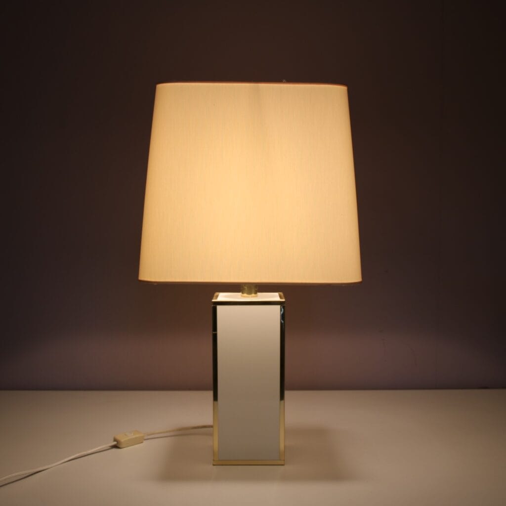 L5385 1980s Table lamp in white laminate with gold edges and fabric hood Belgium