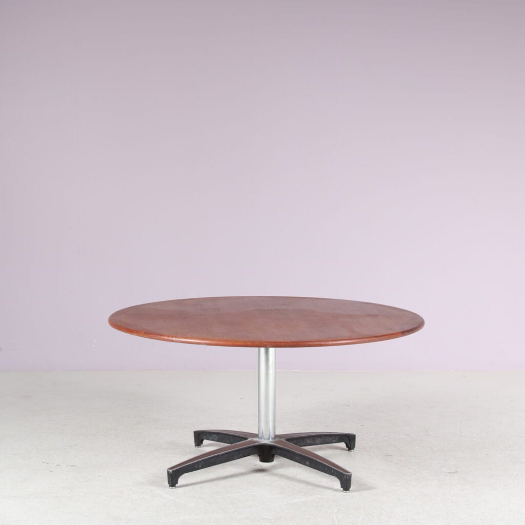 m28111 1950s Coffee table from the Netherlands