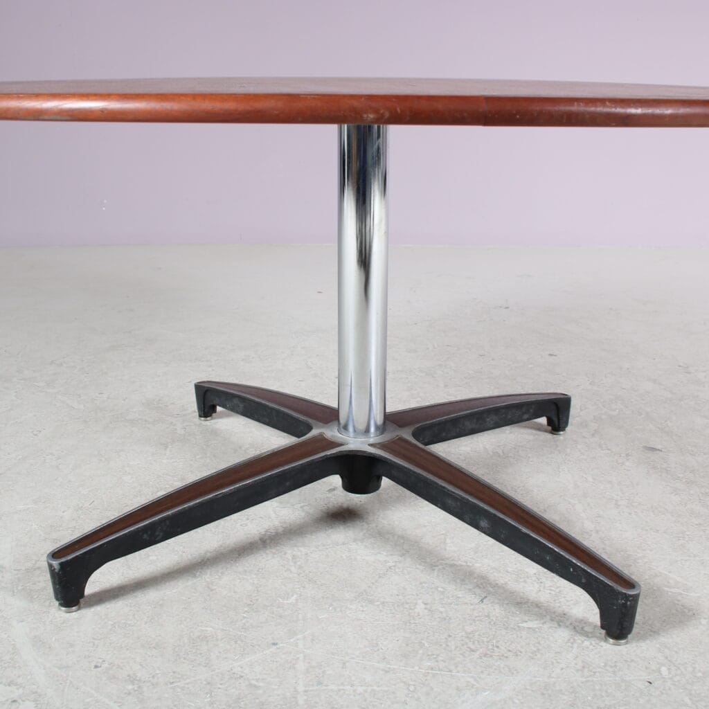 m28111 1950s Coffee table from the Netherlands