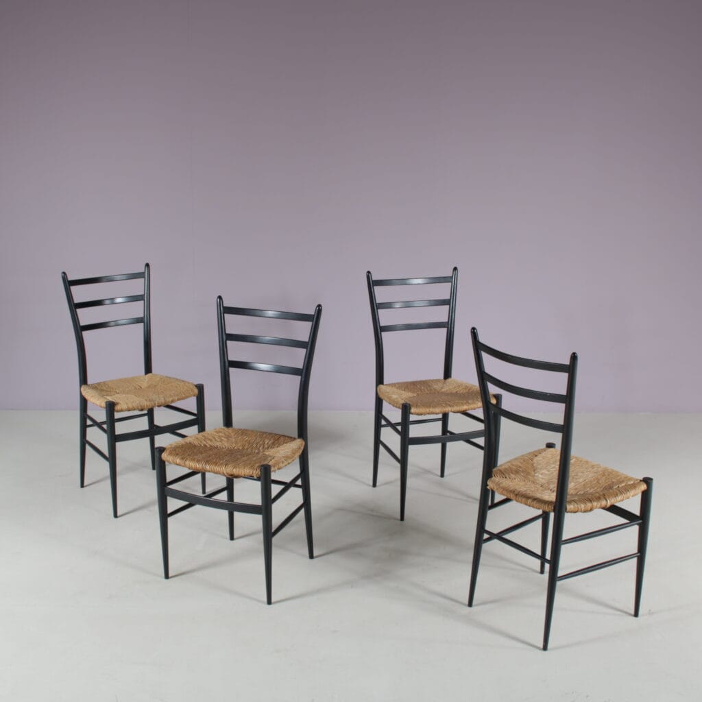 2510 2 (98) m28108 1950s Set of 4 Spinetto dining chairs in black wood with rush Chiavari, Italy m28108 1950s Set of 4 Spinetto dining chairs in black wood with rush Chiavari, Italy
