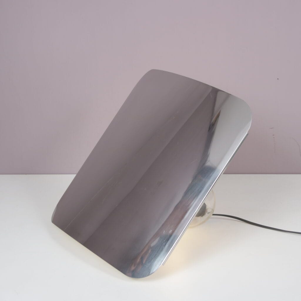 L5380 1970s Transparent plexiglass with chrome metal table or floor lamp / Guzzini, Italy