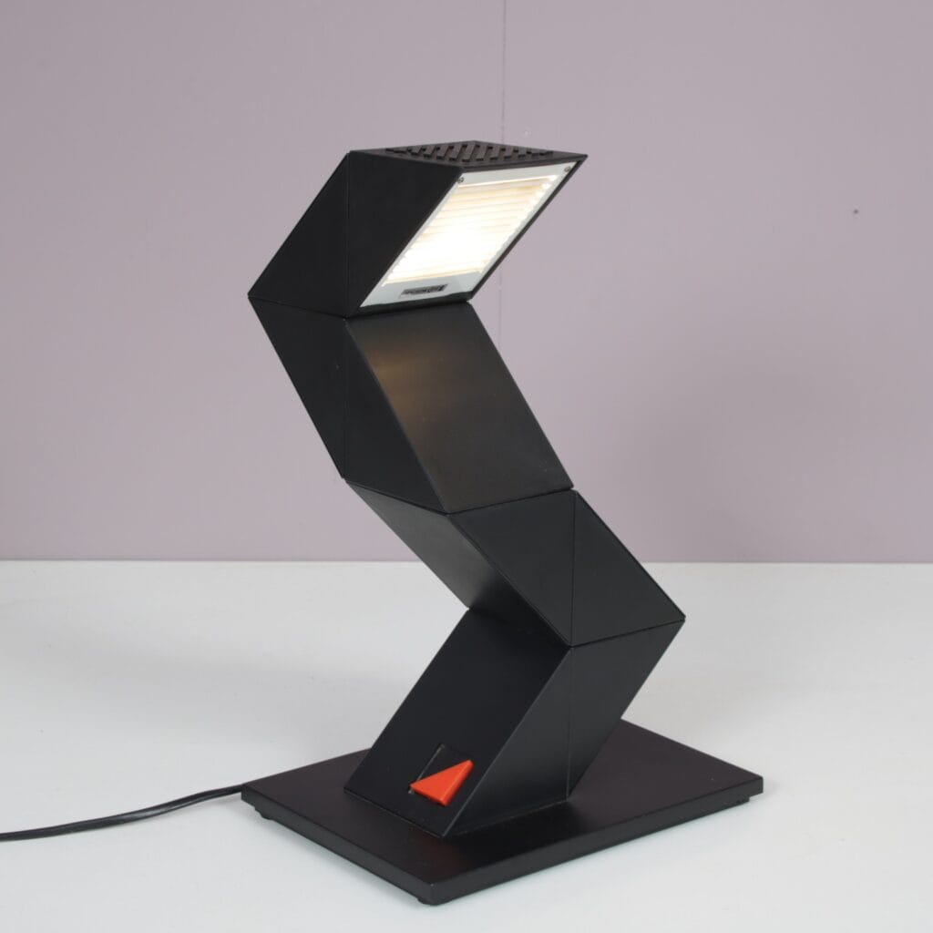 1980s "Zig Zag" Desk lamp by Shui L. D. Chan for New Horizons, Hong Kong