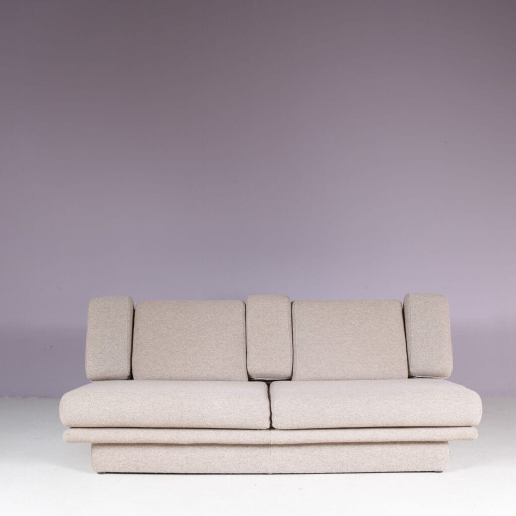 m28167 1970s 2,5-Seater sofa model 704 / Leolux, Netherlands