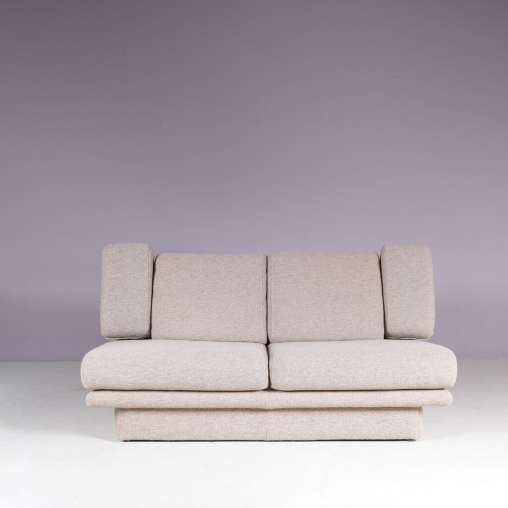 m28166 1970s 2-Seater sofa model 704 Leolux, Netherlands