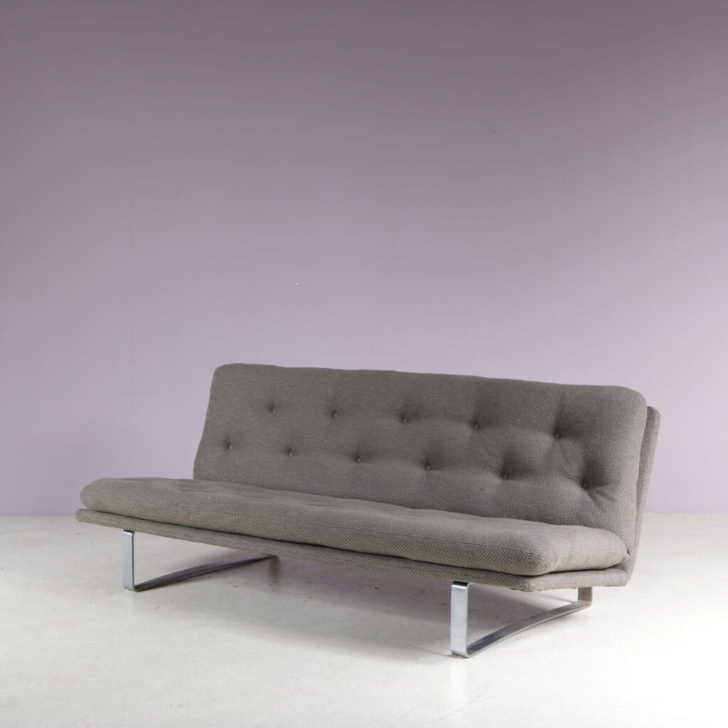 m28146 1970s 3-Seater sofa on chrome base with new fabric upholstery Kho Liang Ie Artifort, Netherlands