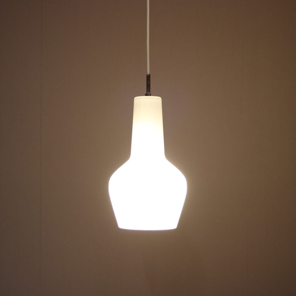 L5239 1950s White glass hanging lamp / Massimo Vignelli / Venini, Italy