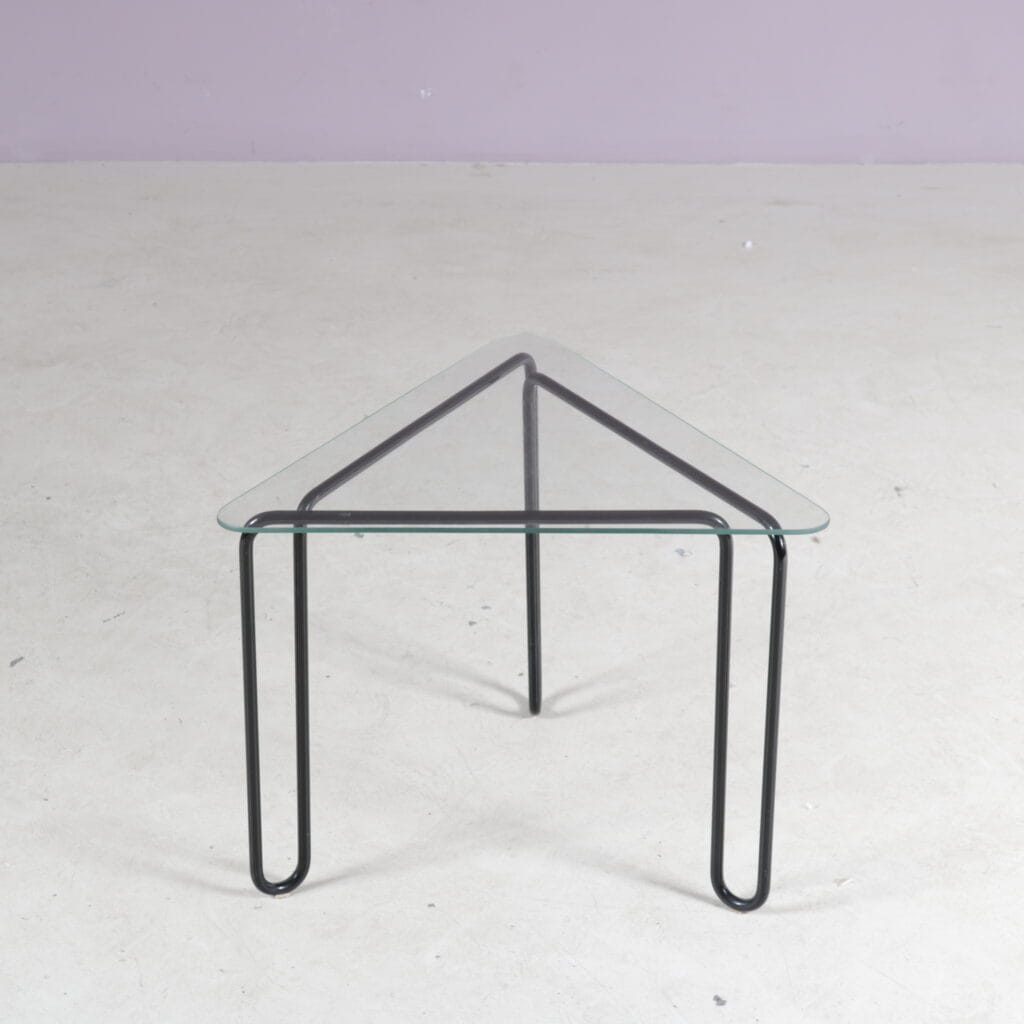 m28213 1980s Wire metal side table from the Netherlands