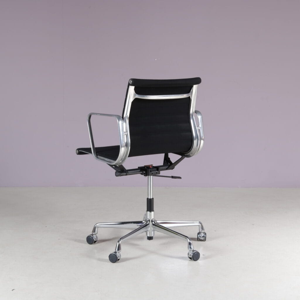 INC262-INC269 2000s EA118 Chair by Charles & Ray Eames for Vitra, Germany
