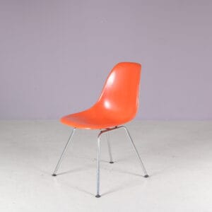 1960s Dining chairs in orange fiberglass Charles & Ray Eames / Herman Miller, USA
