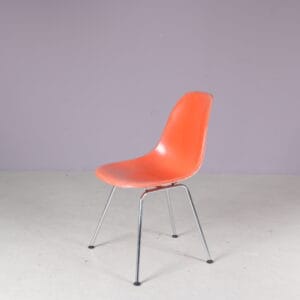1960s Dining chairs in orange fiberglass / Charles & Ray Eames / Herman Miller, USA