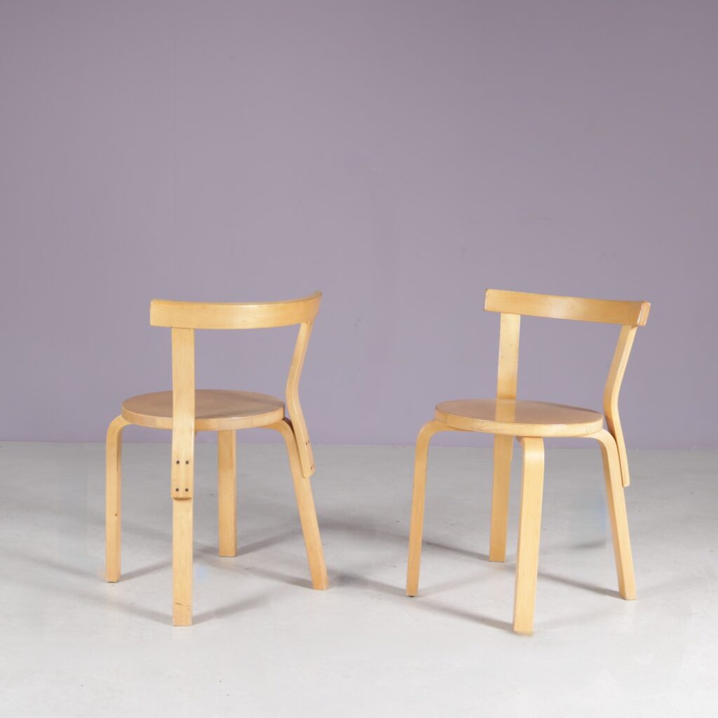 1950s Alvar Aalto set of 2 pine wooden chairs model 68