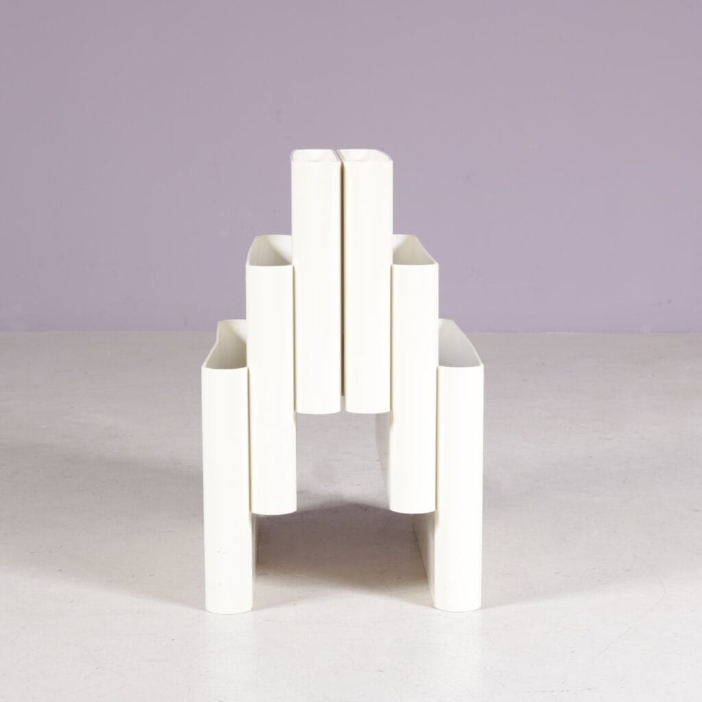 1970s Large model white plastic magazine rack / Giotto Stoppino / Kartell, Italy