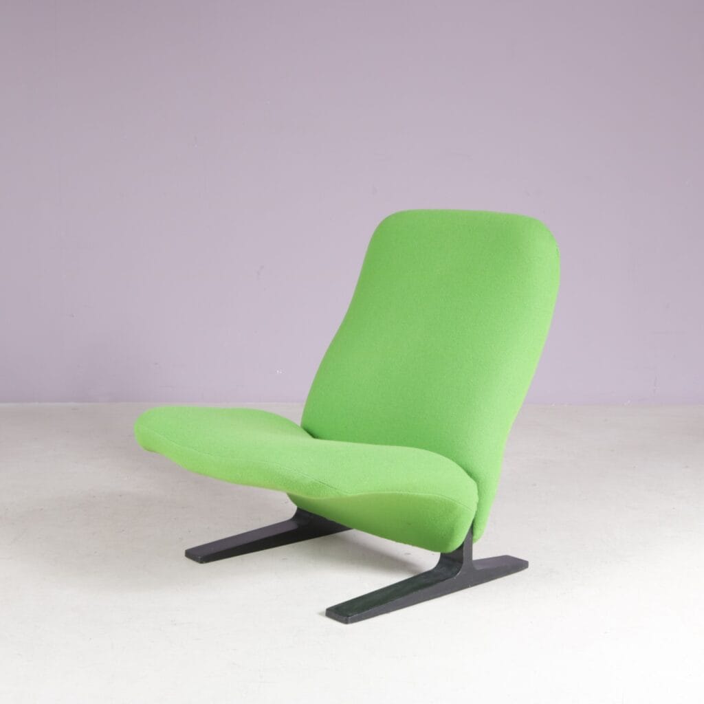 1970s Concorde easy chair green with black base Pierre Paulin for Artifort Netherlands